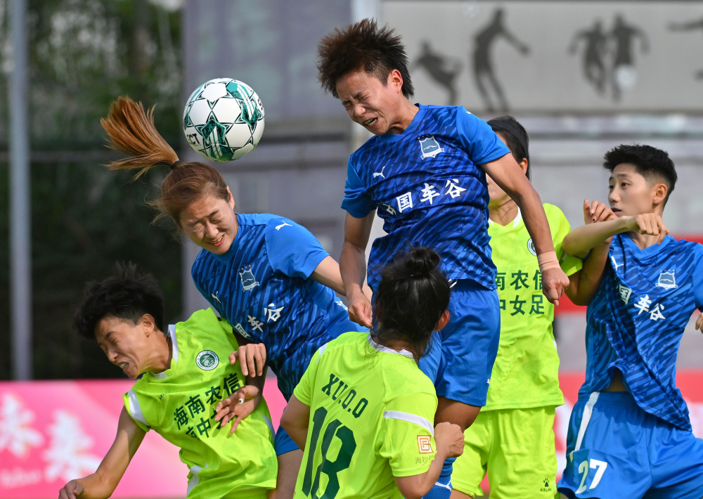 关于足球联赛探讨：女足新星崭露头角斩获胜利的信息