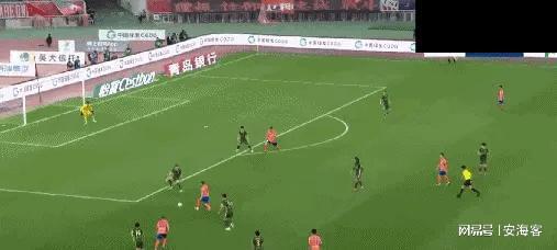 包含尤文图斯再度上演帽子戏法，泰山后防线成筛子！的词条