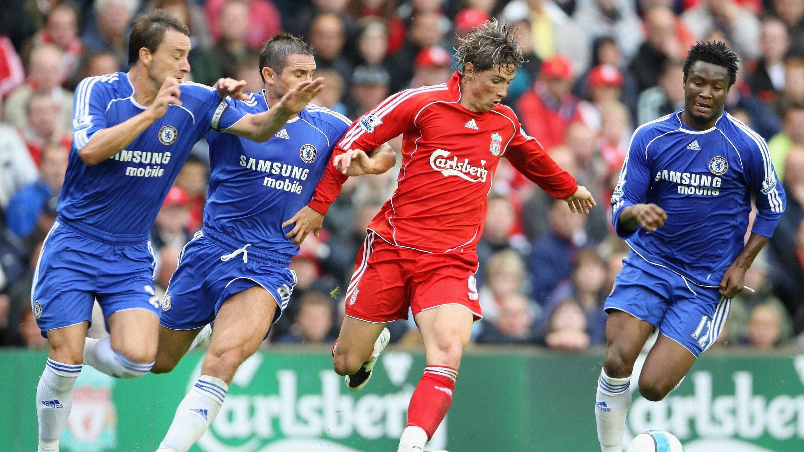 田径赛场焦点！西班牙队对阵葡萄牙队，冠军之争悬念重重，胜负难料