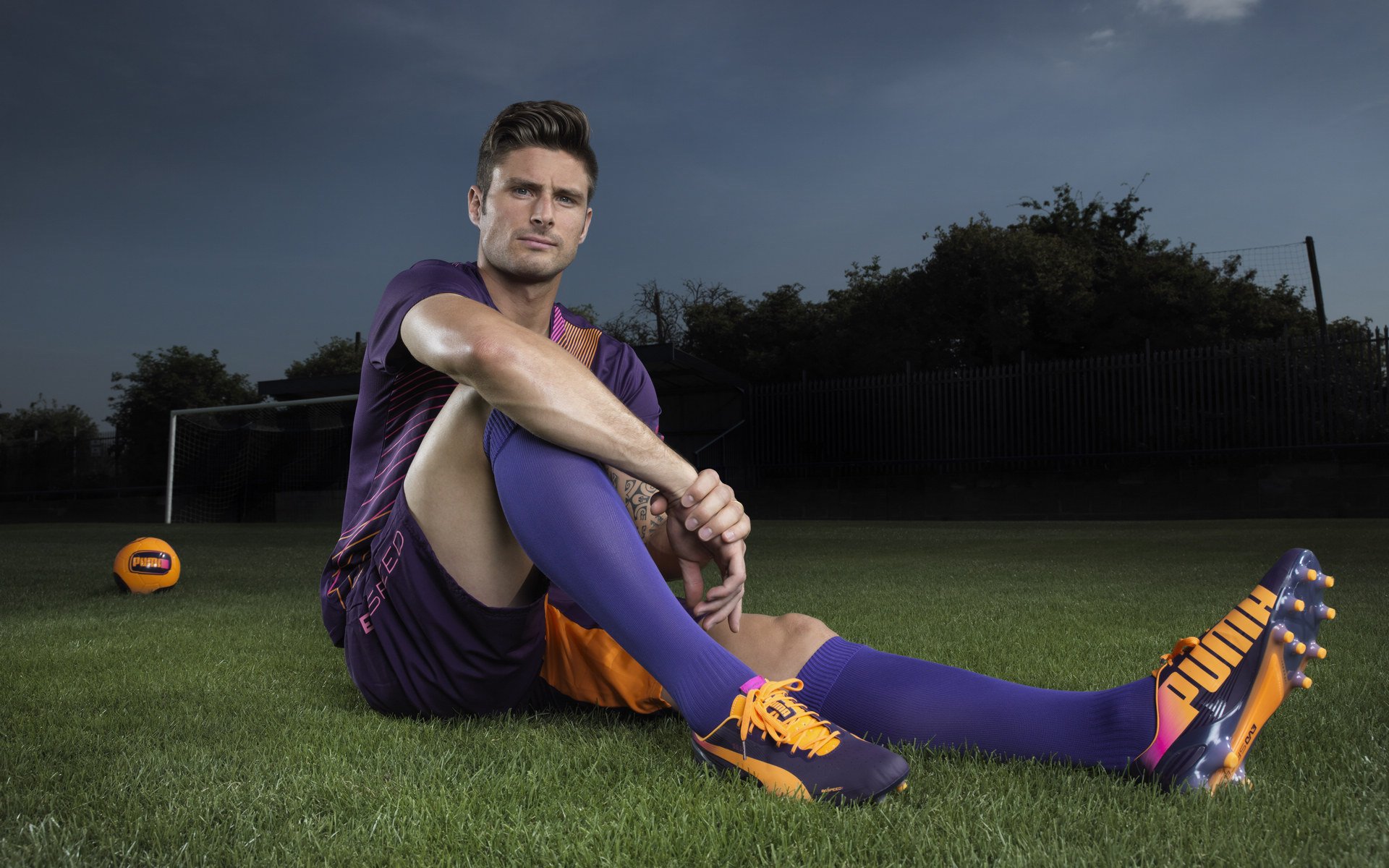 苏炳添赛后谦逊发言登热搜，利雅得新月鏖战武汉三镇引发热议